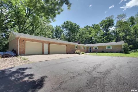 2600 Shady Ln, Quincy, IL 62305