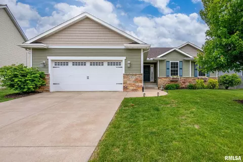 1625 W 71st St, Davenport, IA 52806