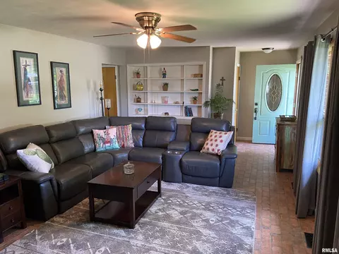 1018 S Spring St, Palmyra, MO 63461 photo 9