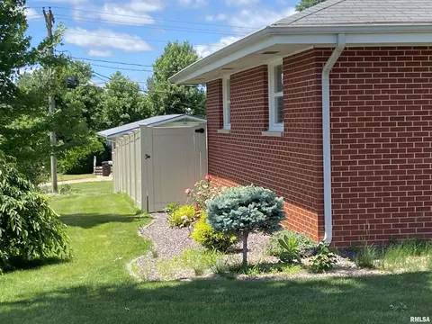 1018 S Spring St, Palmyra, MO 63461 photo 4
