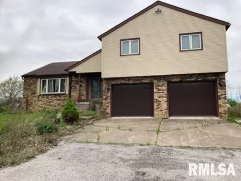 11630 81st St W, Taylor Ridge, IL 61284