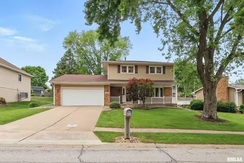 4020 Tanglefoot Ter, Bettendorf, IA 52722