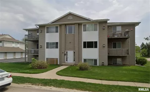 4155 Mallard Ct, Bettendorf, IA 52722