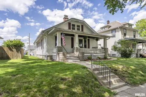 551 21st Ave, Moline, IL 61265