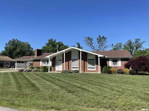 201 S Herrmann Dr, Ridgway, IL 62979