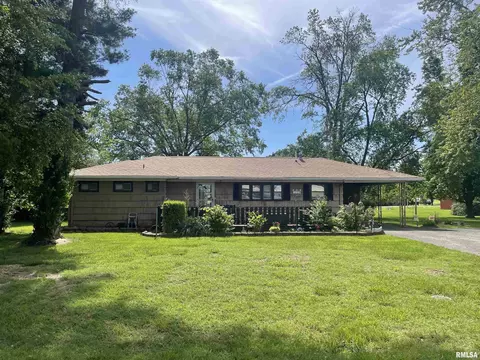 1626 Sunset Dr, Carmi, IL 62821 photo 1
