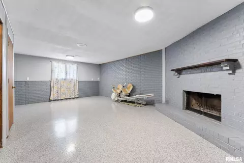 1409 10th Ave, Viola, IL 61486 photo 16