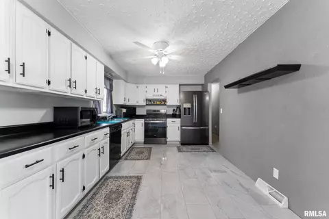 1409 10th Ave, Viola, IL 61486 photo 7