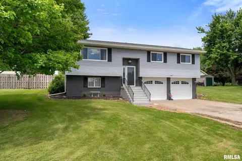 1409 10th Ave, Viola, IL 61486