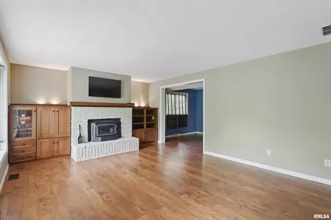 2604 10th Street Pl, Moline, IL 61265 photo 14