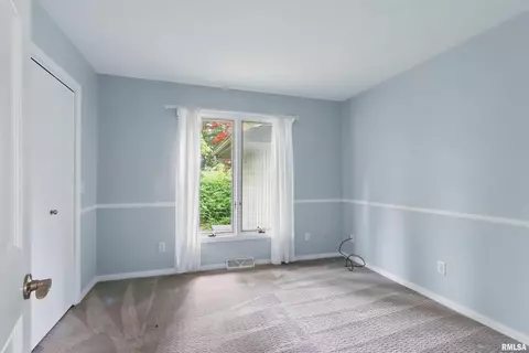 2604 10th Street Pl, Moline, IL 61265 photo 36