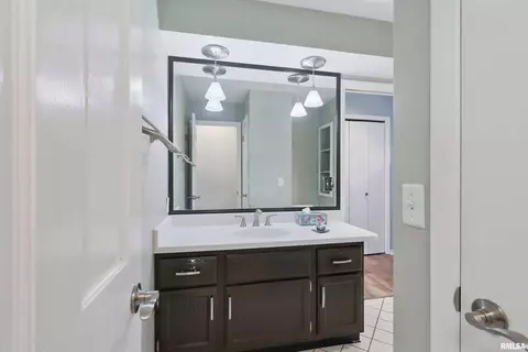 2604 10th Street Pl, Moline, IL 61265 photo 42