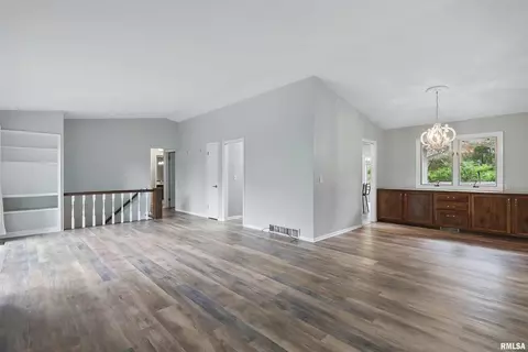 2604 10th Street Pl, Moline, IL 61265 photo 27
