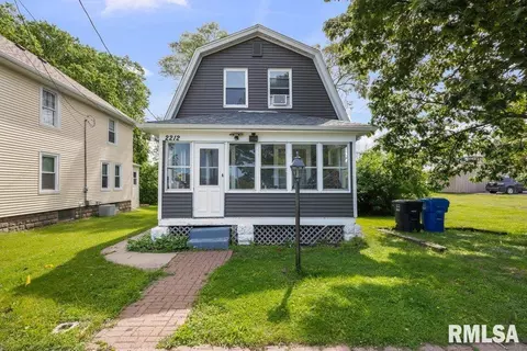 2212 18th Street A, Moline, IL 61265