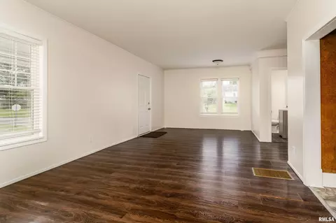 1414 Roosevelt Ave, Eldorado, IL 62930 photo 7