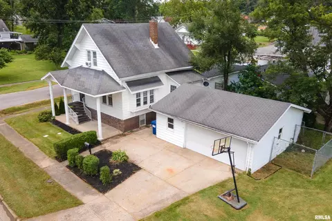 1414 Roosevelt Ave, Eldorado, IL 62930 photo 2