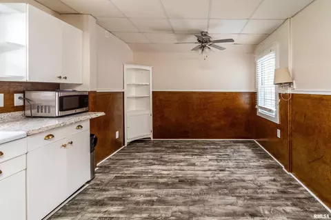 1414 Roosevelt Ave, Eldorado, IL 62930 photo 13