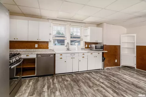 1414 Roosevelt Ave, Eldorado, IL 62930 photo 9