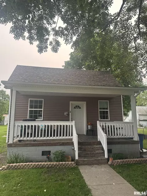 119 S Elm St, Williamsfield, IL 61489