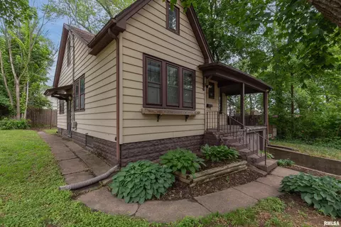 815 Esplanade Ave, Davenport, IA 52803