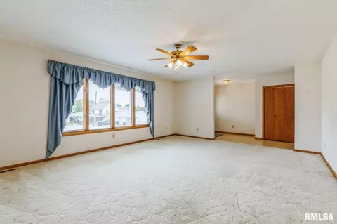 404 10th St, Lowden, IA 52255 photo 5