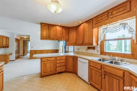404 10th St, Lowden, IA 52255 photo 9