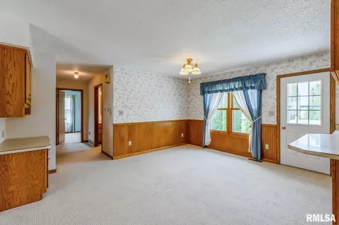 404 10th St, Lowden, IA 52255 photo 7