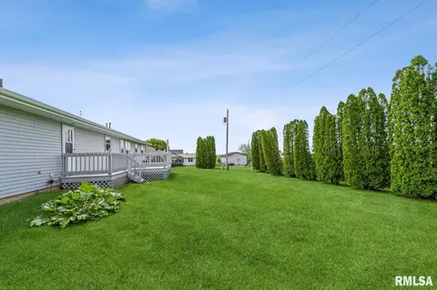 404 10th St, Lowden, IA 52255 photo 2
