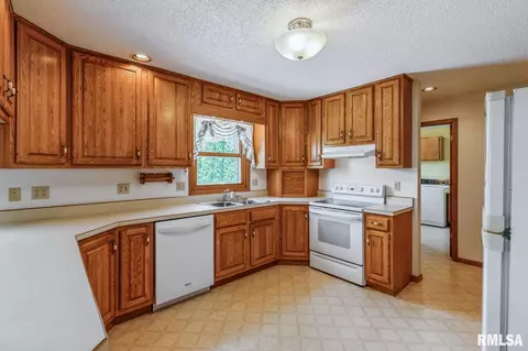 404 10th St, Lowden, IA 52255 photo 8