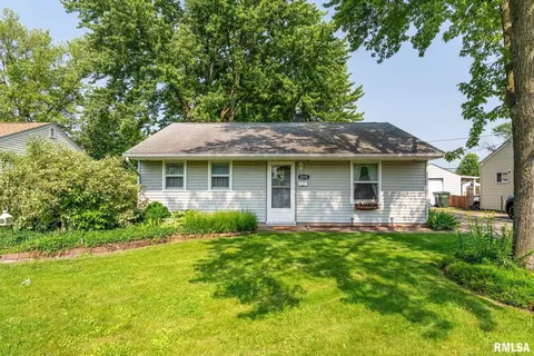 2215 N Nevada Ave, Davenport, IA 52804