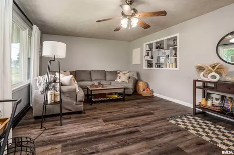 406 E Carter St, Marion, IL 62959 photo 7