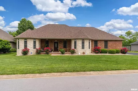 1701 Dew Drop Dr, Marion, IL 62959