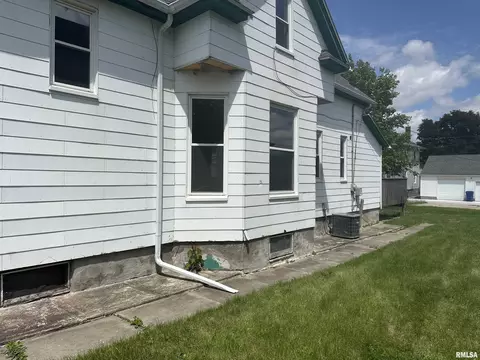 105 6th Ave, Moline, IL 61265 photo 5