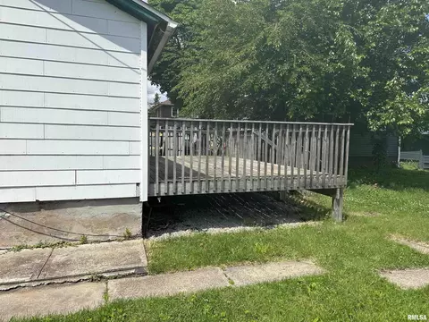 105 6th Ave, Moline, IL 61265 photo 3