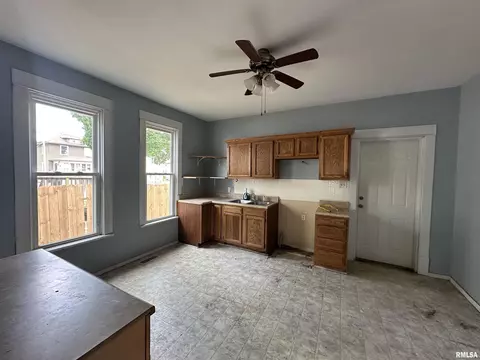 105 6th Ave, Moline, IL 61265 photo 14