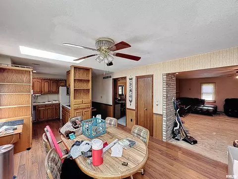 5303 34th Ave, Moline, IL 61265 photo 10