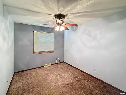 5303 34th Ave, Moline, IL 61265 photo 18