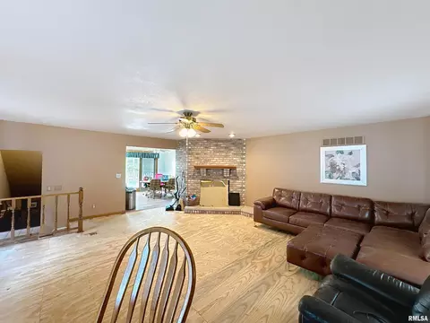 5303 34th Ave, Moline, IL 61265 photo 12