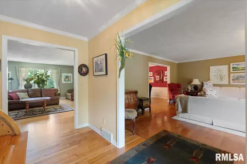 7700 37th Ave, Moline, IL 61265 photo 6
