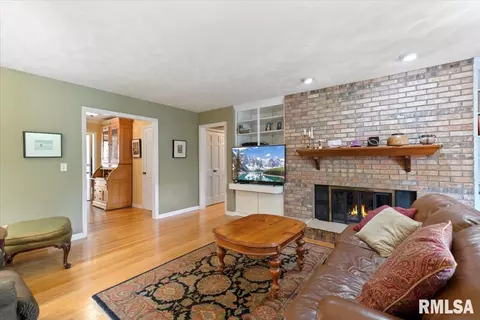 7700 37th Ave, Moline, IL 61265 photo 30