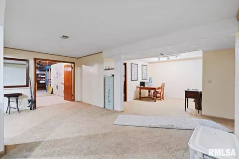 7700 37th Ave, Moline, IL 61265 photo 49