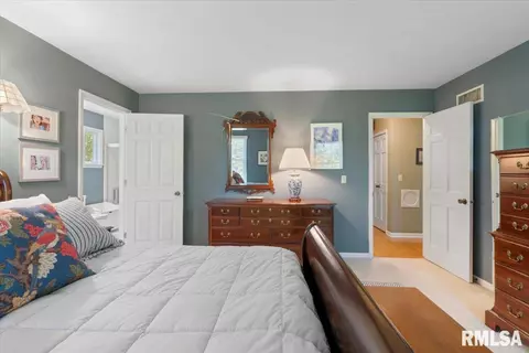 7700 37th Ave, Moline, IL 61265 photo 34
