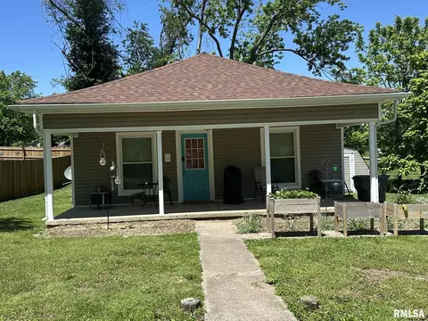 710 Ridge St, Carterville, IL 62918