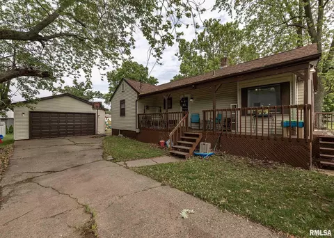 2607 47th St, Moline, IL 61265 photo 2
