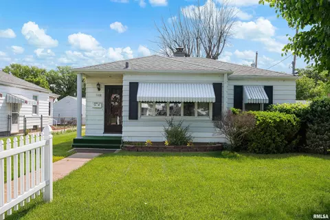 1108 53rd St, Moline, IL 61265 photo 3