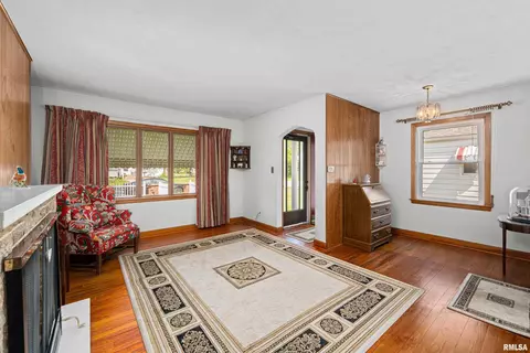 1108 53rd St, Moline, IL 61265 photo 9
