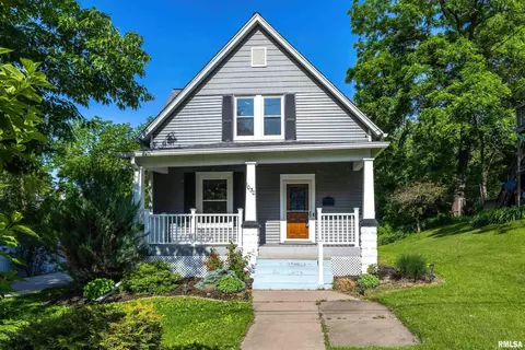 1030 Oneida Ave, Davenport, IA 52803
