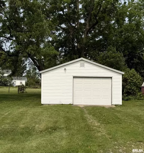 216 E Division St, Galva, IL 61434 photo 4