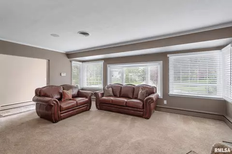 1872 19th Ave, Moline, IL 61265 photo 4