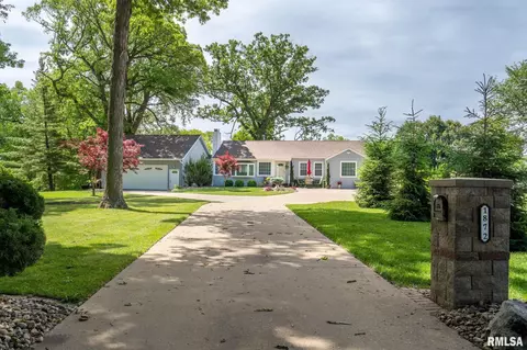 1872 19th Ave, Moline, IL 61265 photo 2